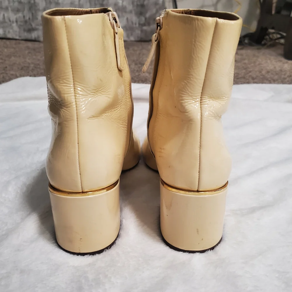 Tory Burch Juliana Cream White Patent Leather Booties size‎ 8.5